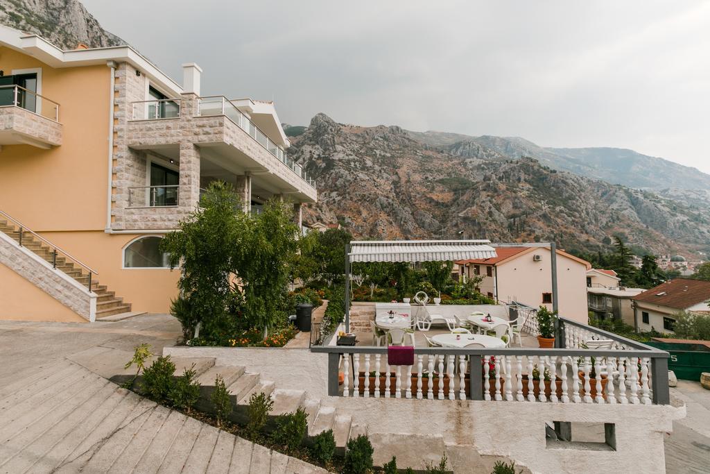 Apartments Los Olivos Kotor Exterior foto