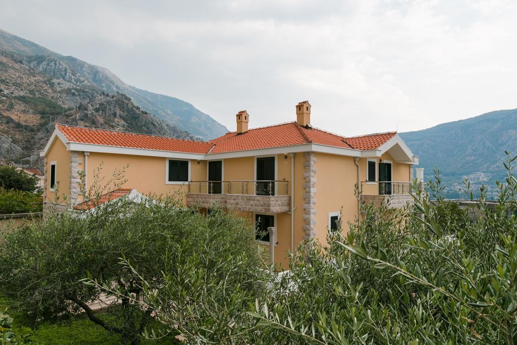 Apartments Los Olivos Kotor Exterior foto